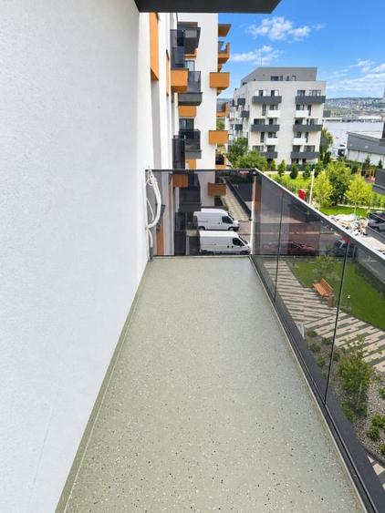 Apartament cu 3 camere semidecomandat în Între Lacuri