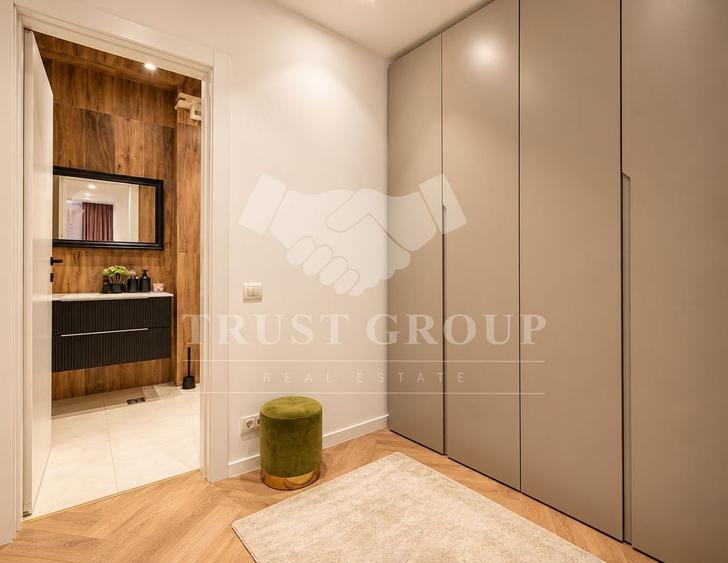 Apartament cu 3 camere semidecomandat, mobilat în Ferdinand