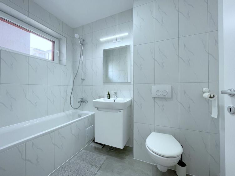 Apartament cu 3 camere decomandat, mobilat în Lipovei