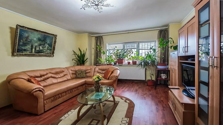 Apartament cu 3 camere decomandat, mobilat în Agigea