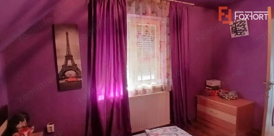 Casă cu 5 camere cu Teren 845 Mp în Sânmihaiu Român
