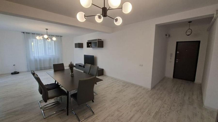 Apartament cu 3 camere decomandat în Ștefănești