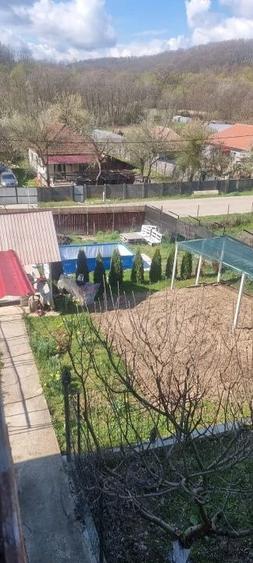 Casă cu 3 camere cu Teren 1558 Mp în Central