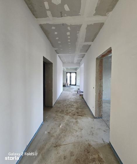 Casă cu 4 camere cu Teren 750 Mp în Central