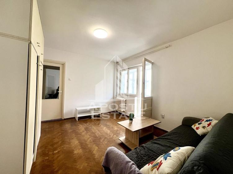 Apartament cu 2 camere semidecomandat, mobilat în Complex Studențesc