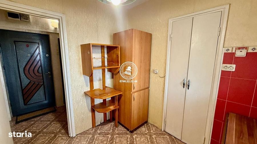 Apartament cu 3 camere decomandat în Alexandru cel Bun