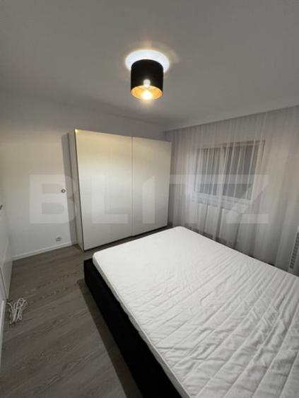 Apartament 3 camere, decomandat, parcare, zona UMF - 15
