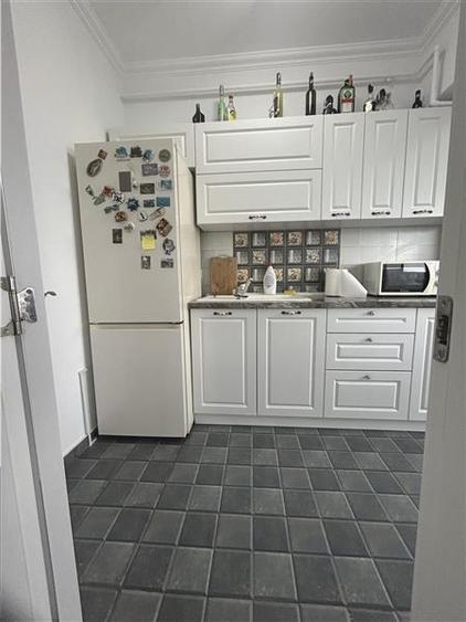 Apartament cu 2 camere decomandat, mobilat în Far