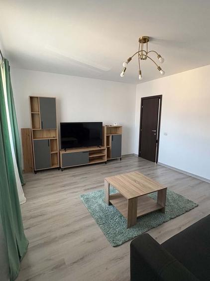 De vanzare apartament 2 camere decomandat - 2