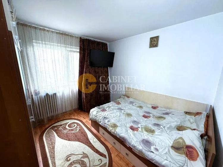 Apartament cu 3 camere semidecomandat, mobilat în Alexandru cel Bun