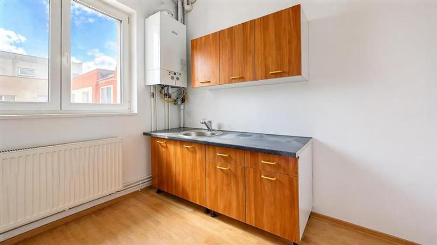 Apartament cu 2 camere semidecomandat în Vlahuță