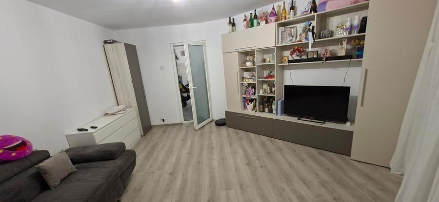 Apartament cu 2 camere decomandat, mobilat în Poarta 6