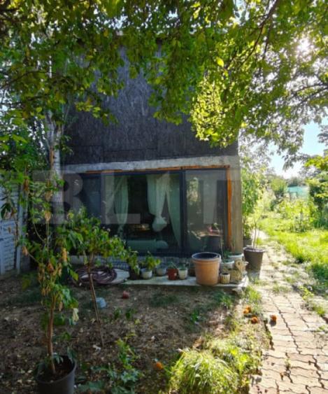 Casă cu 2 camere cu Teren 1300 Mp în Brezoaia