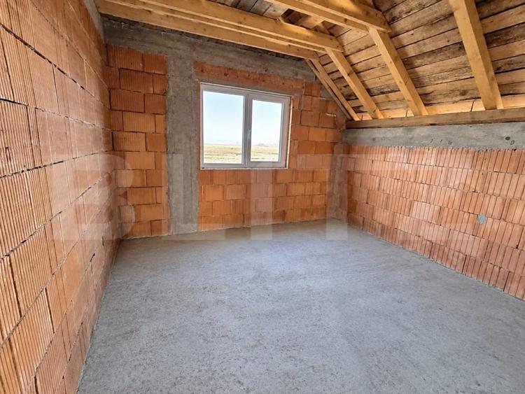 Casă individuală cu 3 camere cu Teren 486 Mp în Hălchiu