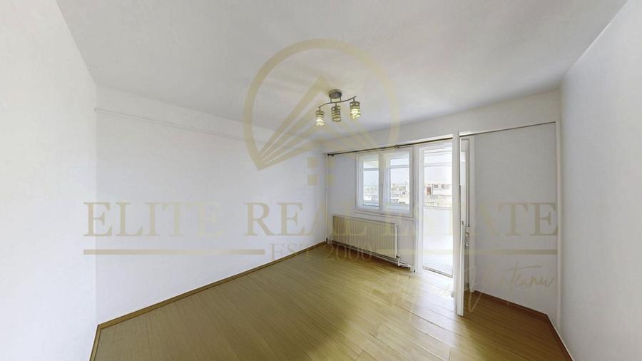 Apartament cu 3 camere decomandat în Casa de Cultură