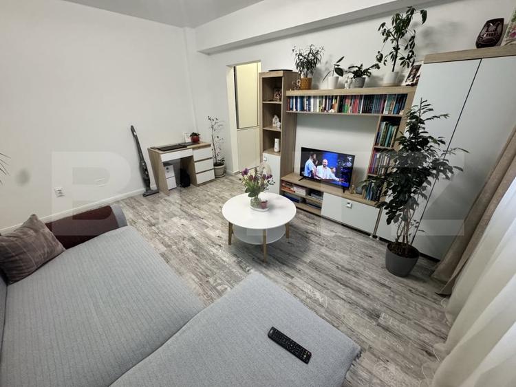 Apartament cu 2 camere semidecomandat, mobilat în Bucium