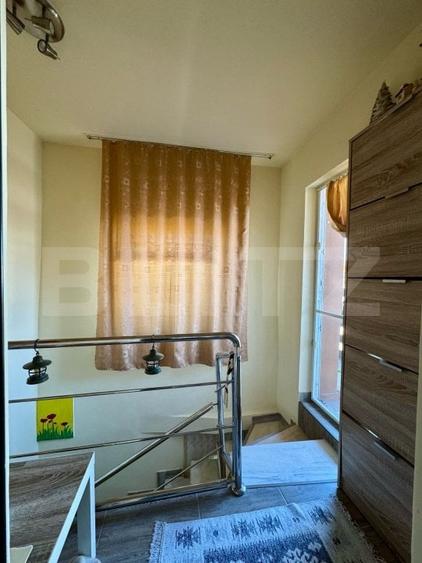 Casă individuală cu 6 camere cu Canalizare în Simeria