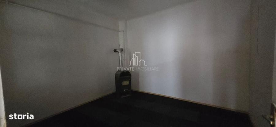 Casă cu 4 camere decomandat în Angofa