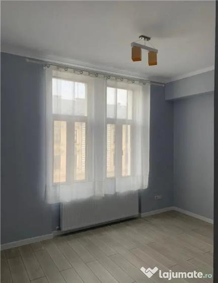 Apartament cu 4 camere decomandat în Horea