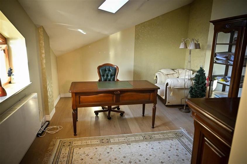 Casă individuală cu 5 camere cu Teren 3000 Mp în Nord