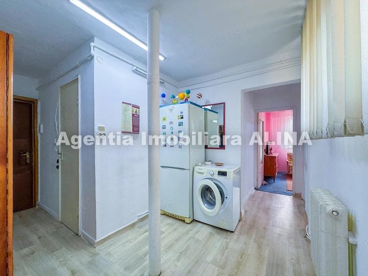 Apartament cu 2 camere decomandat în Micro 15