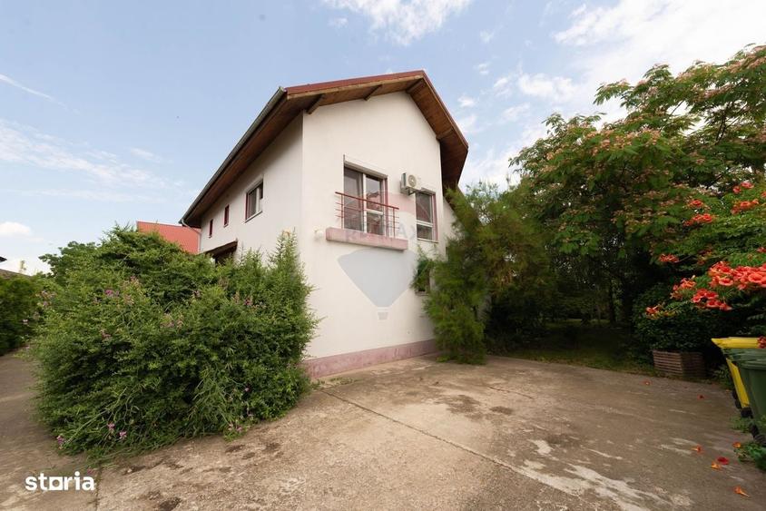 Casă cu 4 camere în Odăile