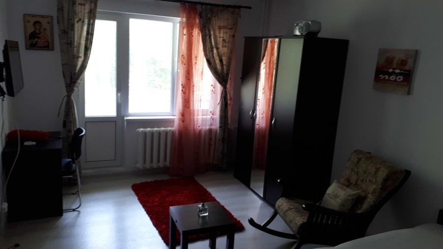 Garsonieră decomandată în Sud