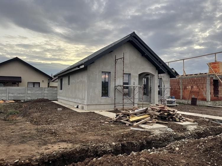 Casă cu 4 camere în Central