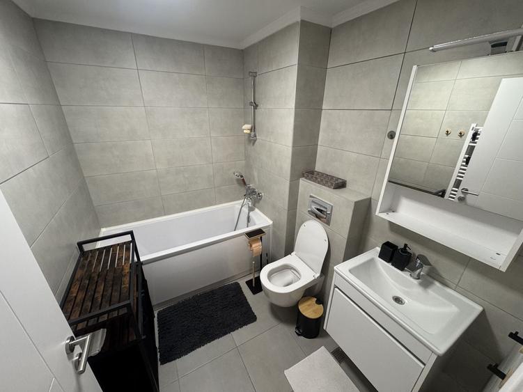 Apartament cu 2 camere decomandat, mobilat în Energia