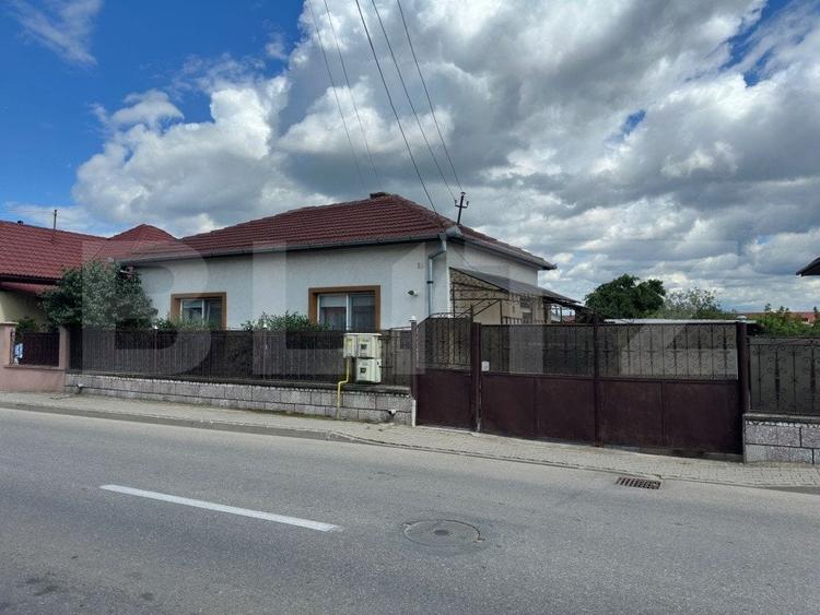 Casă individuală cu 4 camere cu Canalizare în Central