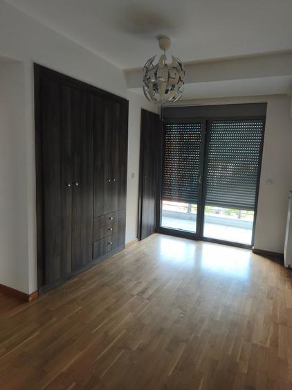 Apartament cu 4 camere în Sisești