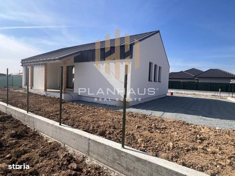 Casă cu 3 camere cu Teren 497 Mp în Mocira