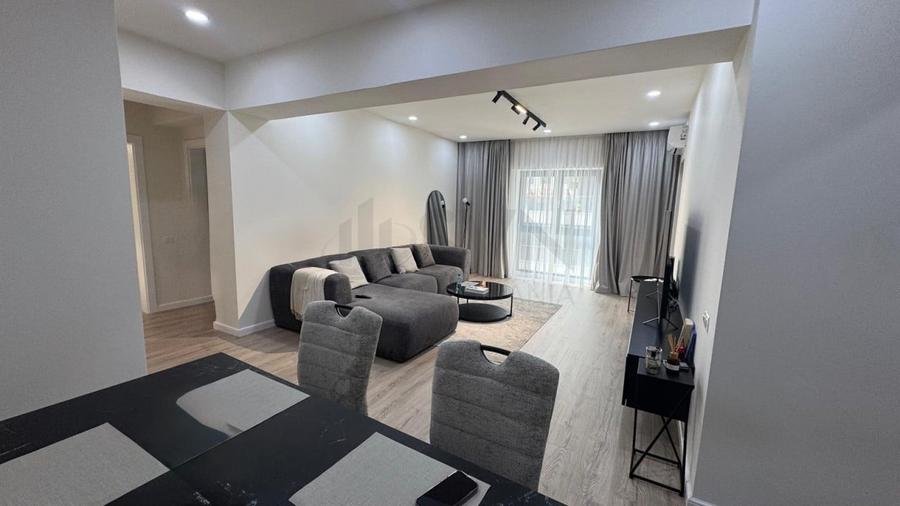Apartament cu 3 camere decomandat în Pipera