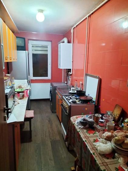 Apartament cu 3 camere decomandat în Griviței