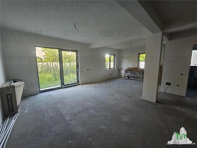 Duplex cu 4 camere cu Canalizare în Militari