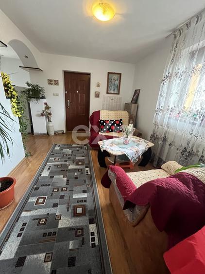 Casă individuală cu 3 camere cu Teren 1732 Mp în Gârleni