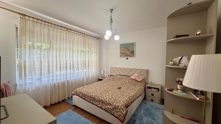 Apartament cu 3 camere decomandat în Dorobanți