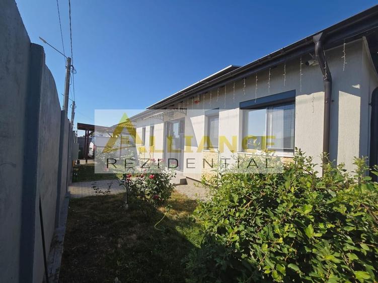 Casă individuală cu 3 camere cu Canalizare în Berceni