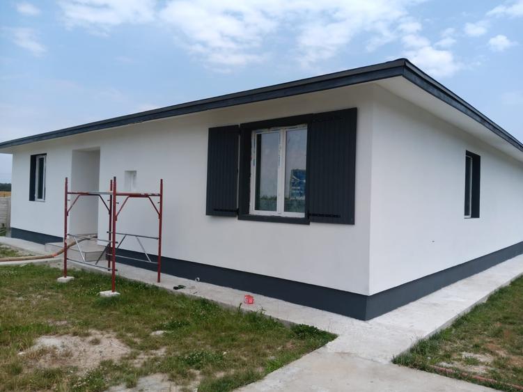 Casă cu 4 camere cu Teren 900 Mp în Săftica