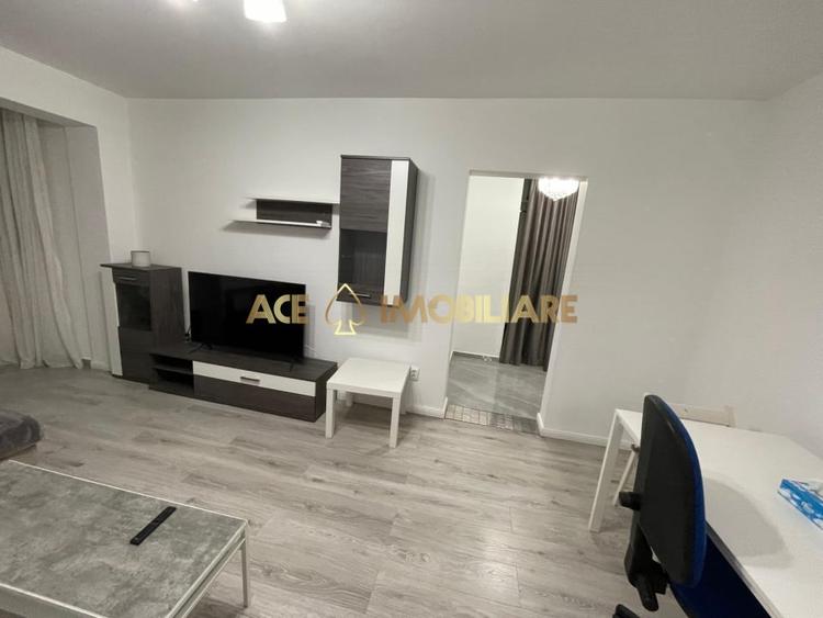 Apartament cu 2 camere decomandat, mobilat în P-ța Victoriei