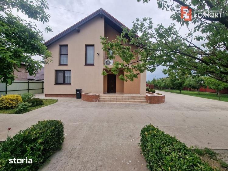 Casă cu 5 camere cu Teren 2543 Mp în Vest