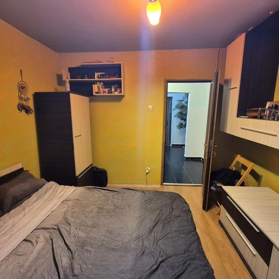 Apartament cu 3 camere decomandat în Vărsătura
