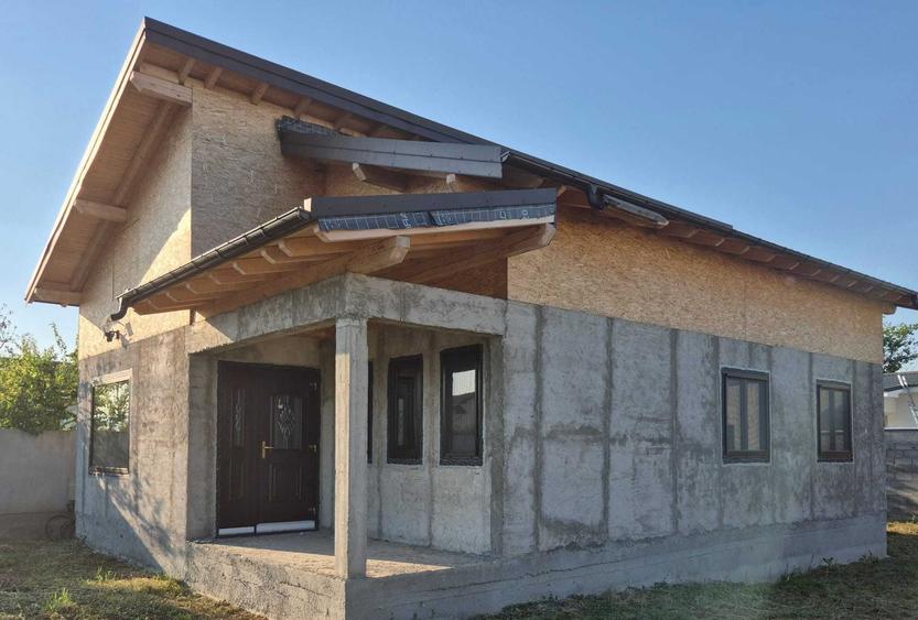 Casă cu 4 camere cu Teren 481 Mp în Câmpineanca
