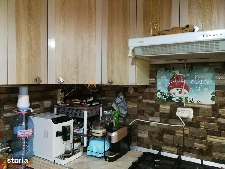 Casă cu 4 camere în Uricani
