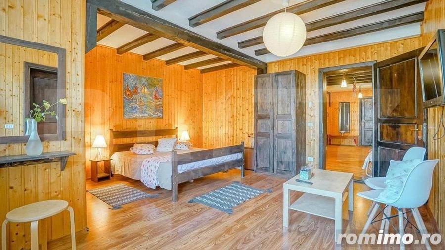 Casă cu 14 camere cu Teren 1360 Mp în Noua