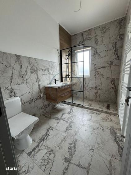 Apartament cu 3 camere decomandat în Sud
