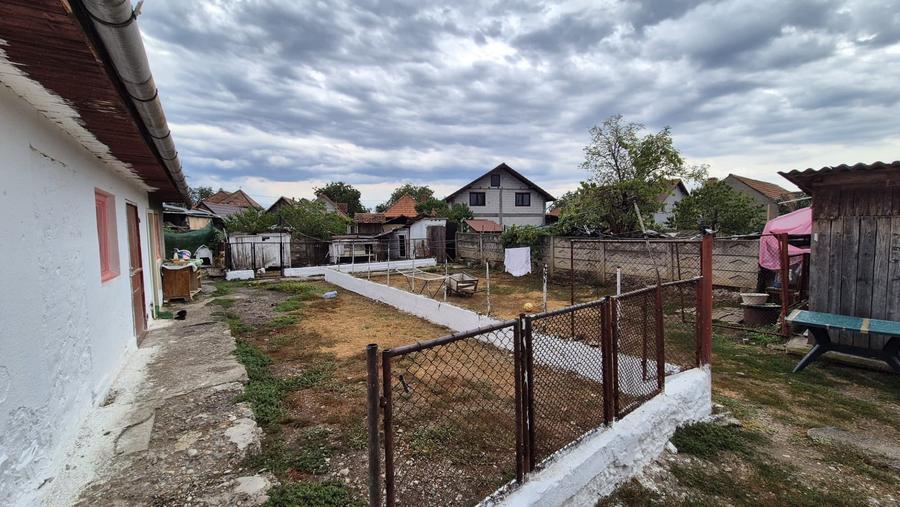 Casă individuală cu 5 camere cu Canalizare în Teiuș