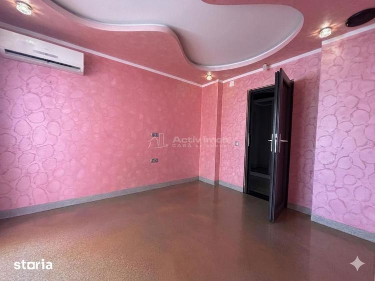 Apartament cu 5 camere în Rogerius