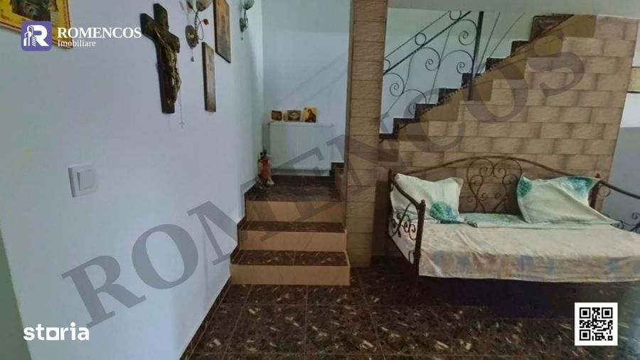 Casă cu 5 camere cu Teren 598 Mp în Călinești