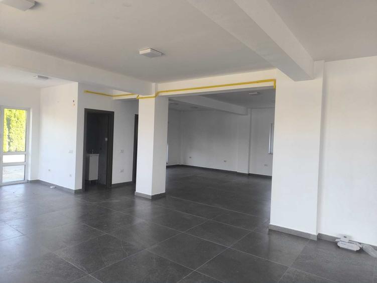 Spațiu comercial, de 176 mp, în Burdujeni